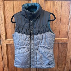 RARE Patagonia grey snap vest with sophisticated pleating details
